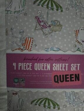 envogue Queen  bed sheets Halloween skeleton ghost